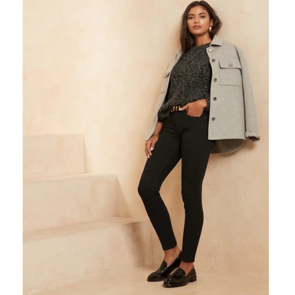 NWT Mid Rise Skinny Ankle Jeans 32P Black F205